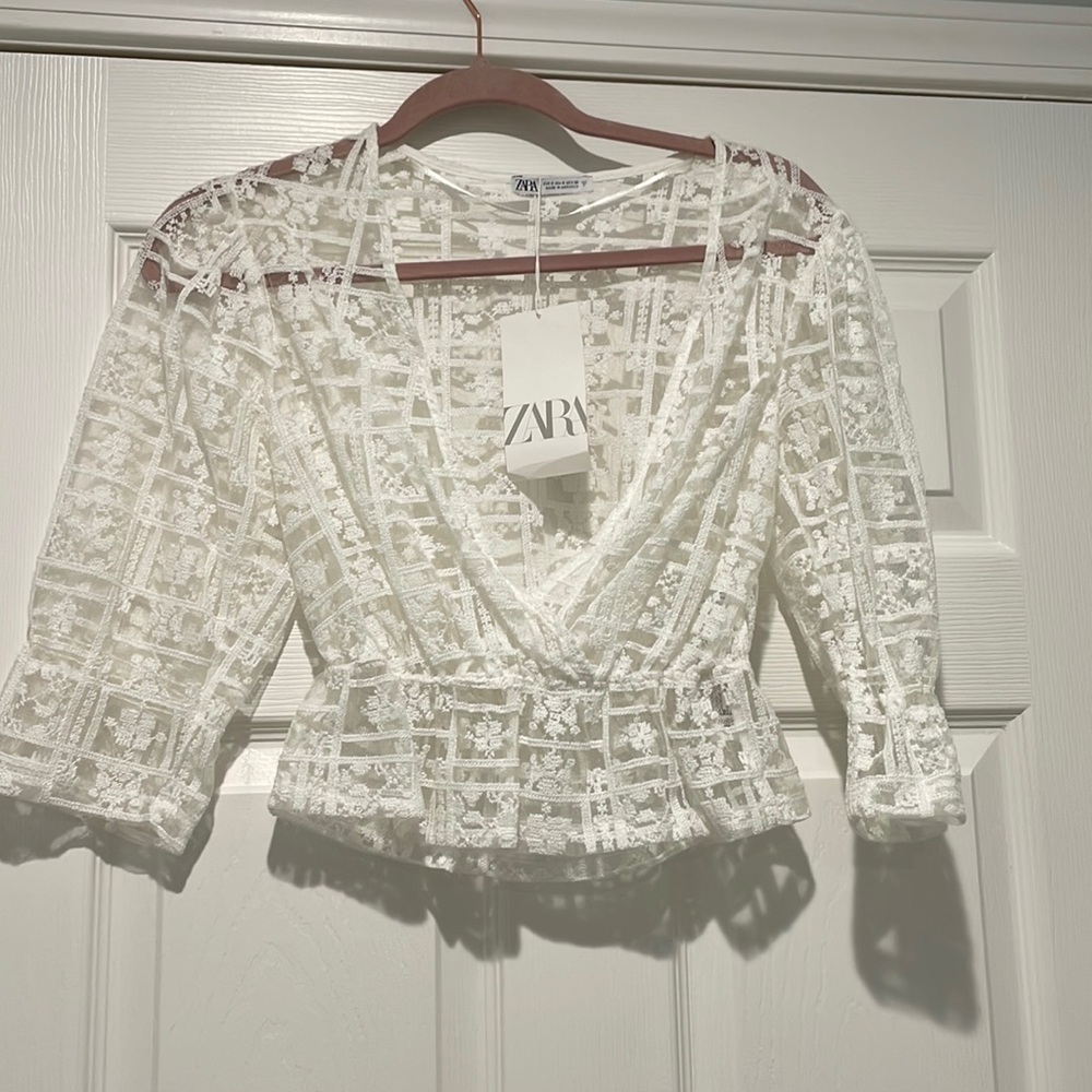 NWT Zara White Lace Crop Top